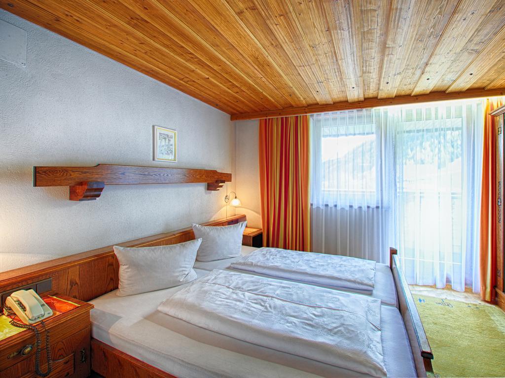 Hotel Der Silbertaler Galtür Exteriör bild